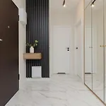 Pozytywny Mokotow With Balcony By Renters Appartamento *