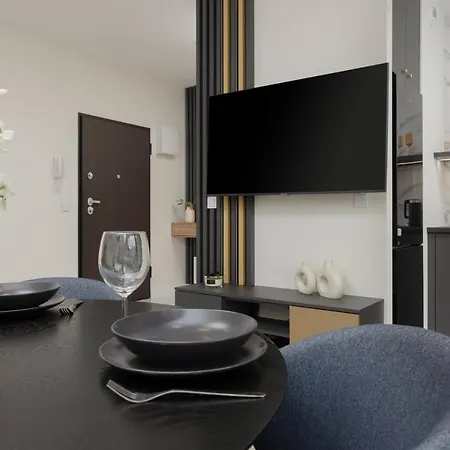 Pozytywny Mokotów With Balcony By Renters Apartamento